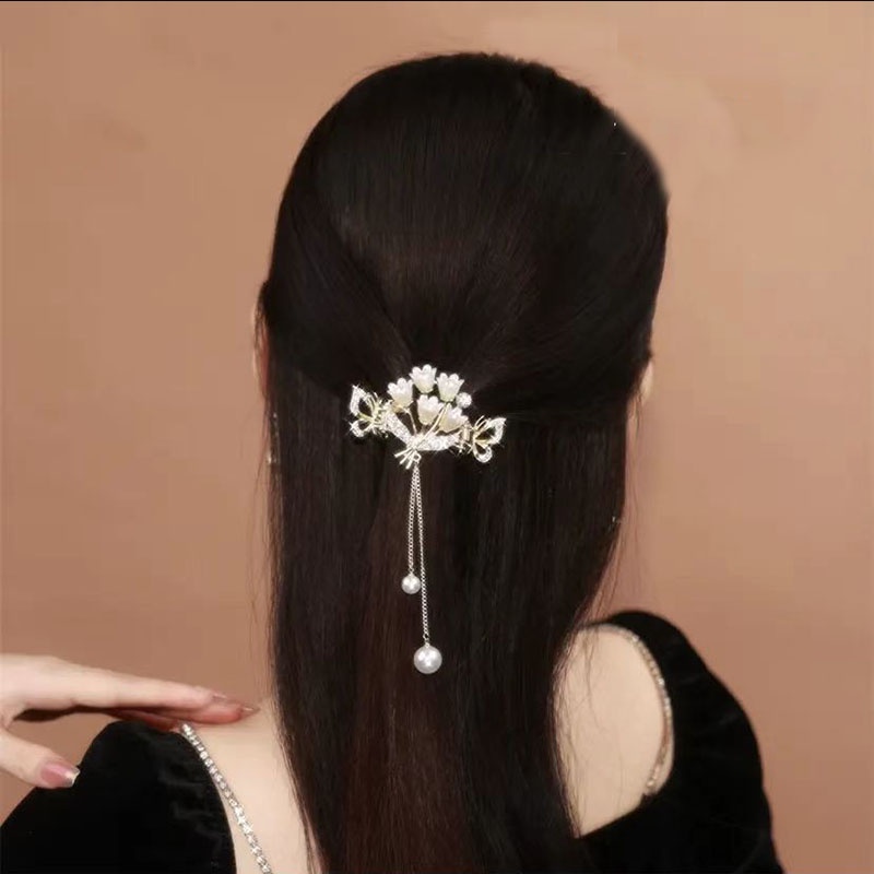 Kẹp Tóc Tua Rua Hình Cá Mập Đính Ngọc Trai Nhân Tạo Phong Cách Thung Lũng Lily of the valley