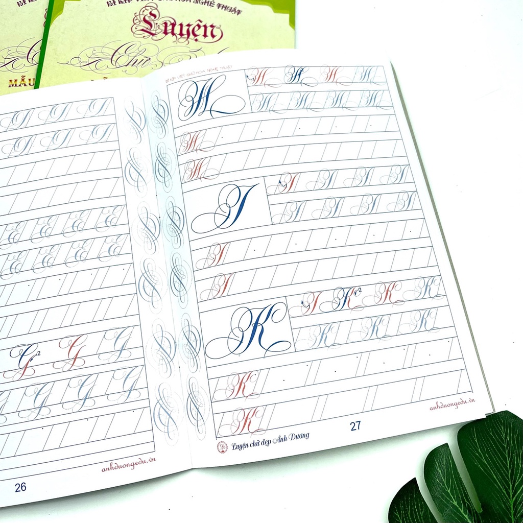 Vở mẫu chữ hoa sáng tạo