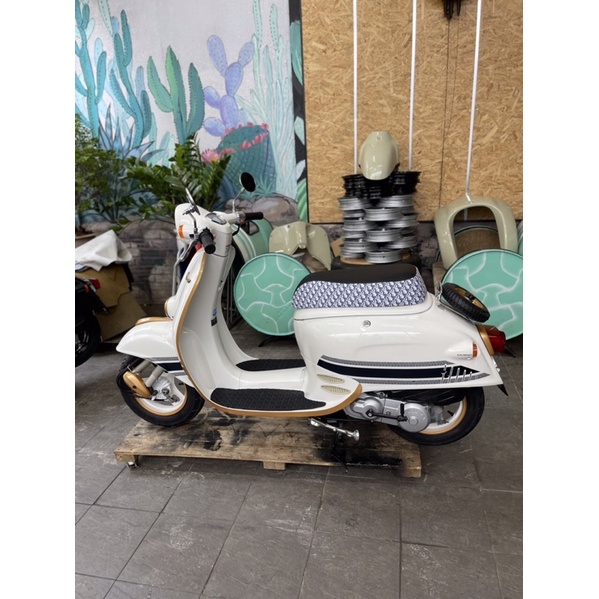 Ốp phuộc đủ màu gắn xe nội địa Nhật gồm 3 màu, Crea, Dio, Scoopy, Zoomer, Giorno