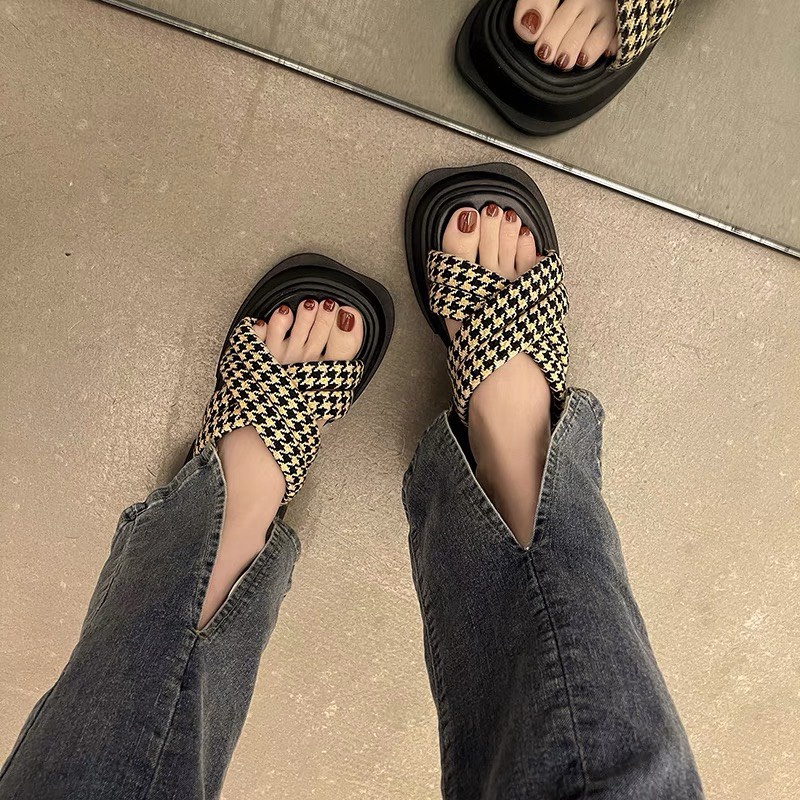 Dép sandals nữ quai chéo caro đế bánh mì cao siêu êm dép đế xuồng nữ quai chéo hottrend