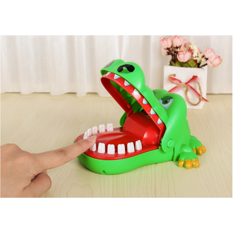 Đồ chơi khám răng cá sấu cắn tay vui nhộn cho bé - Dừa Shopkids