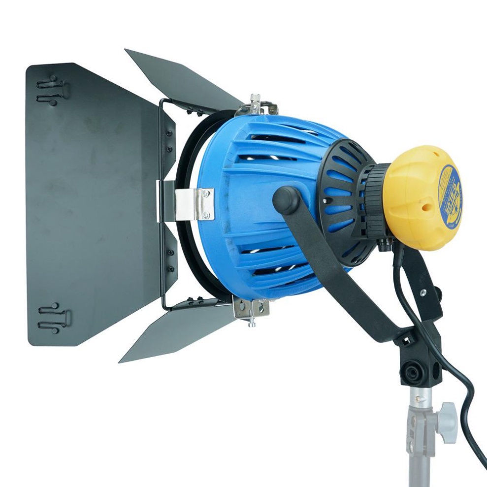 Đèn halogen ánh sáng VÀNG ẤM 1000W Q-BLUE hỗ trợ chụp ảnh , quay phim studio , review đồ ăn ( KHÔNG BAO GỒM CHÂN ĐÈN )