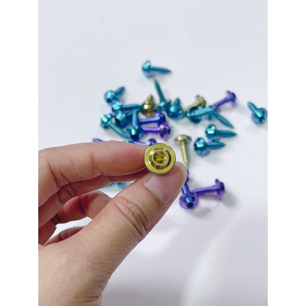 Ốc titan gr5 đầu dù size 4li 5li 6li áo Yamaha Honda đồng giá