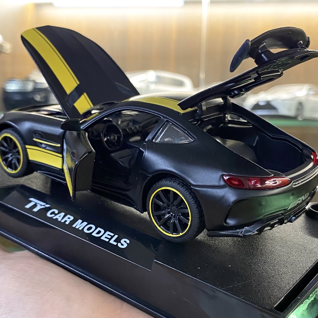 Xe mô hình kim loại giá rẻ Mercedes AMG GT tỉ lệ 1:32 hãng TY 2 màu