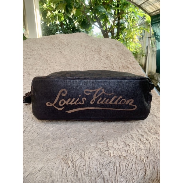 Túi chuẩn si. Túi qua sử dụng. Khách vui lòng xem hình nếu muốn biết thêm thông tin sản phẩm mời khách vô chat . Thanks.