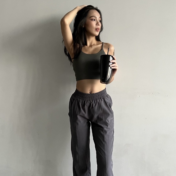 Bộ đồ tập gym Fitme áo bra thể thao nữ Lota màu Xanh rêu, quần jogger microfiber màu Đen