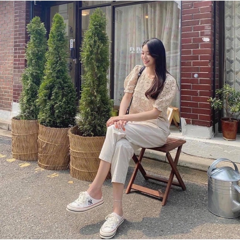 Giày đạp gót mule MLB trắng