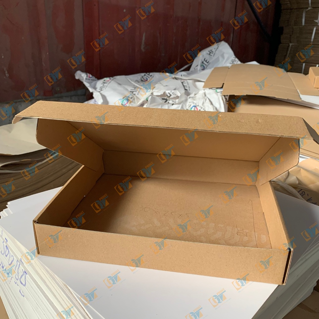 Hộp Giấy Nắp Gài Đóng Gói Hàng 30x25x8cm chất liệu cứng cáp thân thiện môi trường BaoBìQT.