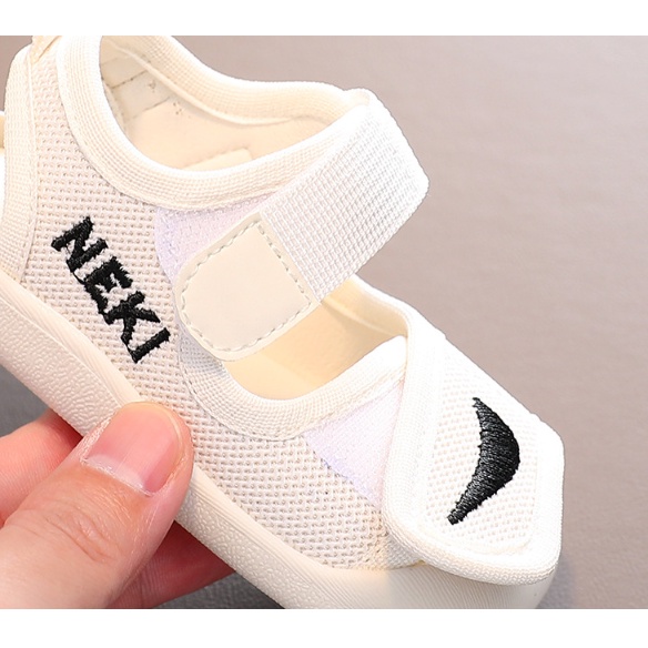 Mẫu 2023_Sandal tập đi NEKI cho bé trai bé gái đế mềm, êm chân