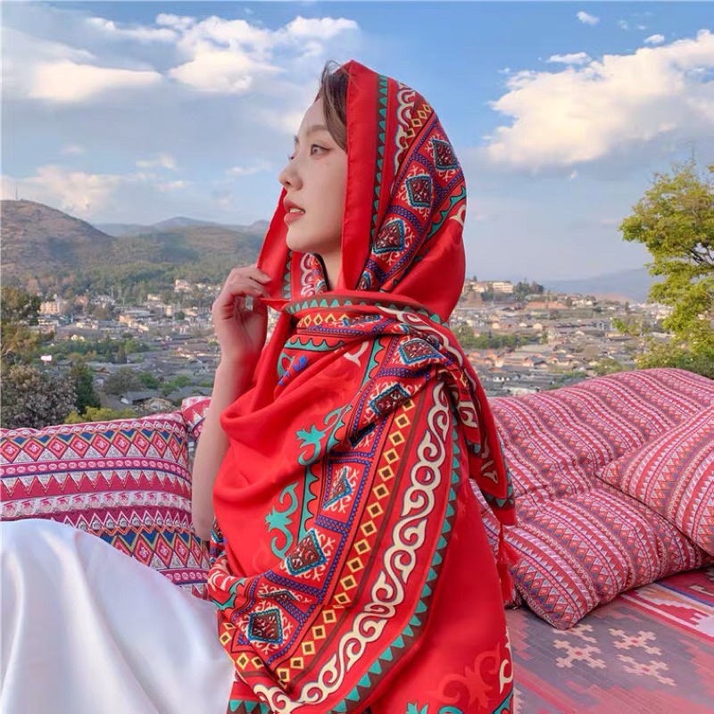 Khăn voan boho thổ cẩm đi biển