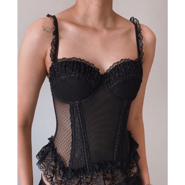 Áo corset ren bi đen 2hand