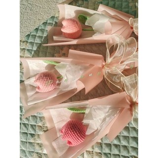 Hoa tulips làm bằng len