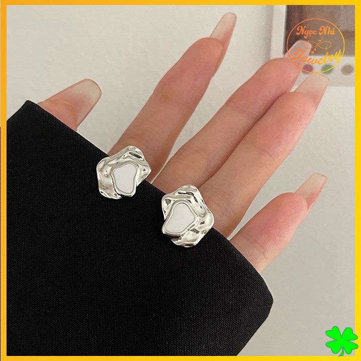 Bông tai xà cừ trắng