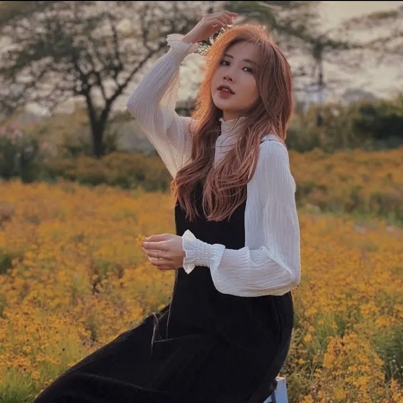 Set yếm 2 dây chất nhung mịn kèm áo sơ mi bo cổ dài tay nhún