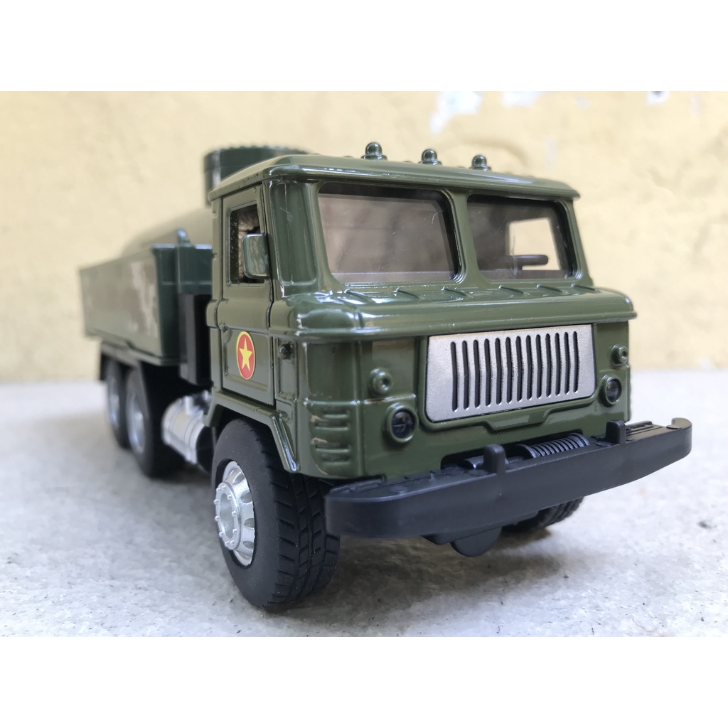 Mô hình xe Quân đội Gaz 66 Xăng dầu 1:36