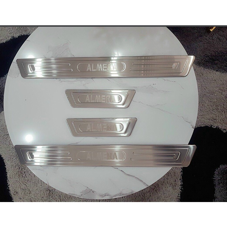 Bộ nẹp bước chân trong ngoài xe Nissan Almera 2023-2020 Mẫu Inox, Titan Cao Cấp