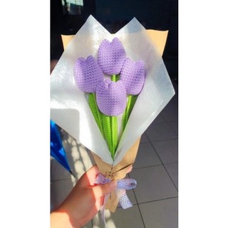 Hoa tulips làm bằng len