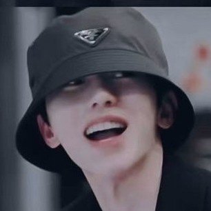 Mũ Bucket PRADA vải dù mạc sắt siêu xinh 3 màu Hayna Hats - M104