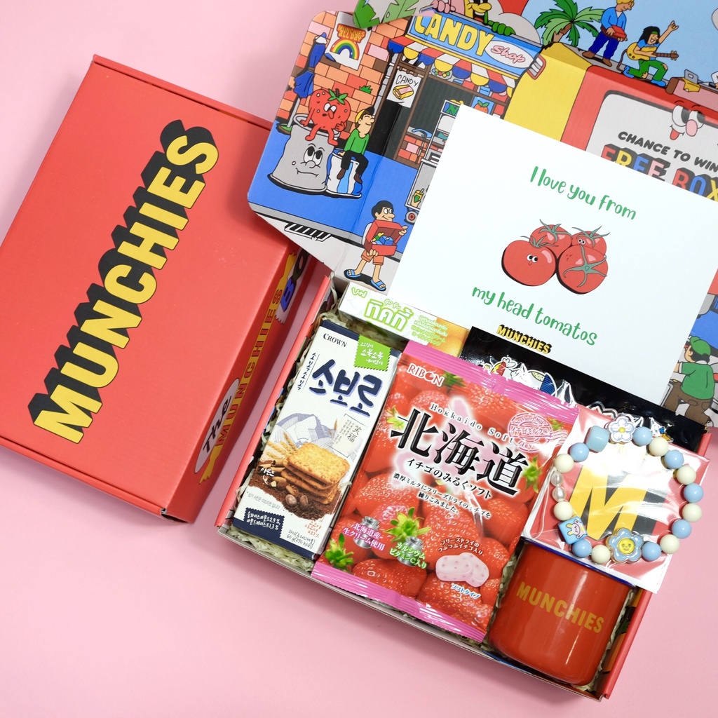 Hộp quà Munchies Love kèm dây điện thoại, card, cốc, bánh kẹo Thái/Trung/Nhật/Hàn - quà tặng bạn gái, người yêu,.