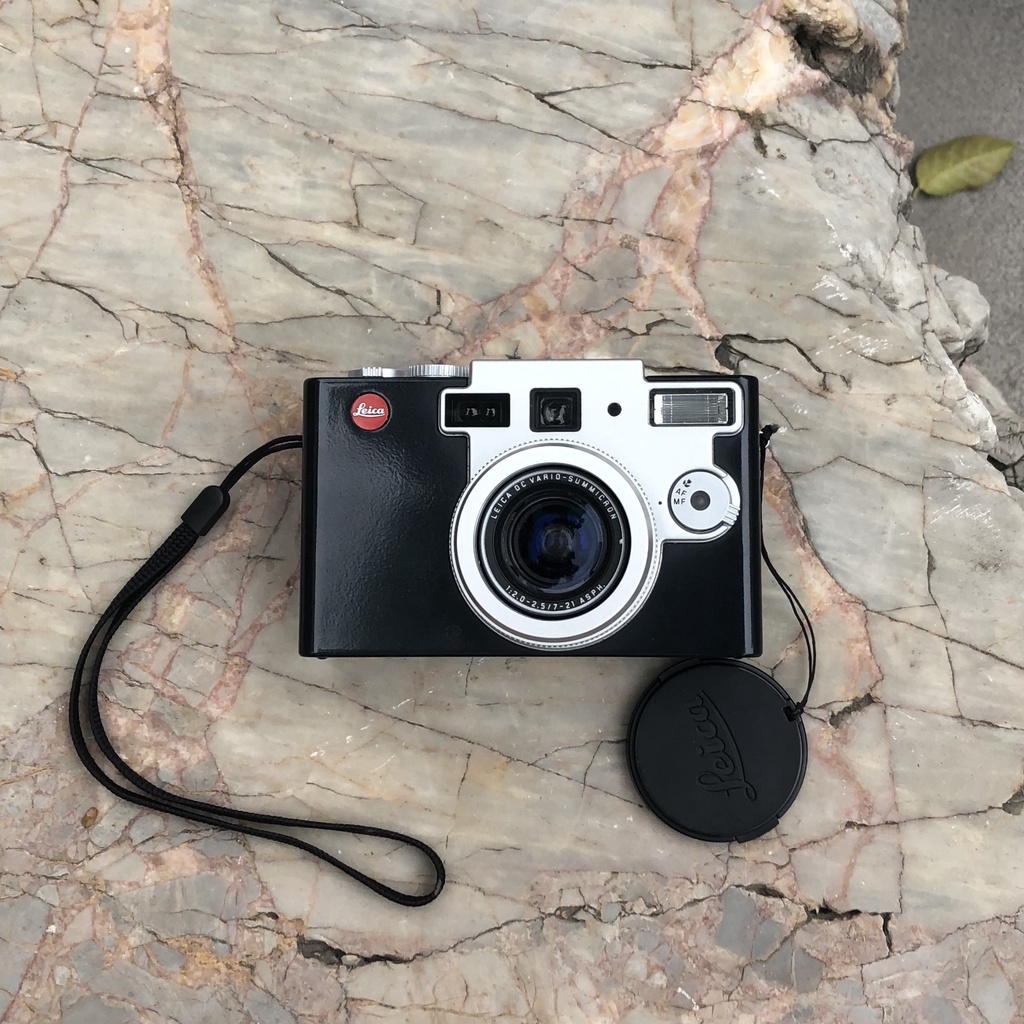Máy ảnh Leica Digilux 1
