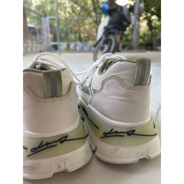 Pass giày sneaker size 38