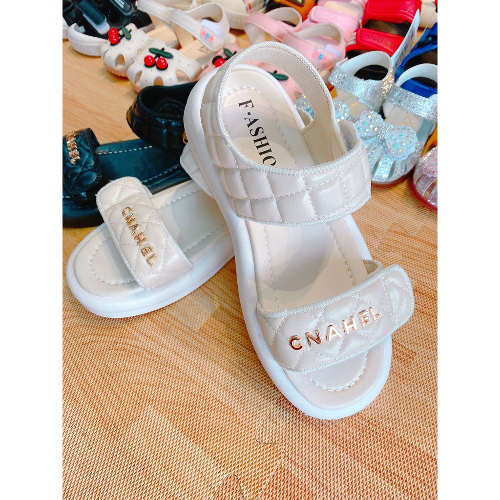 Dép Quai Hậu Bé Gái, Sandal Bé Gái Đi Học Đi Chơi Phong Cách Hàn Quốc  Siêu Nhẹ, Siêu Êm Chân Chống Trơn Trượt