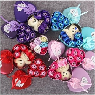 Hoa hồng sáp thơm hộp trái tim loại 11 bông, 3 bông kèm gấu quà tặng cho phái nữ