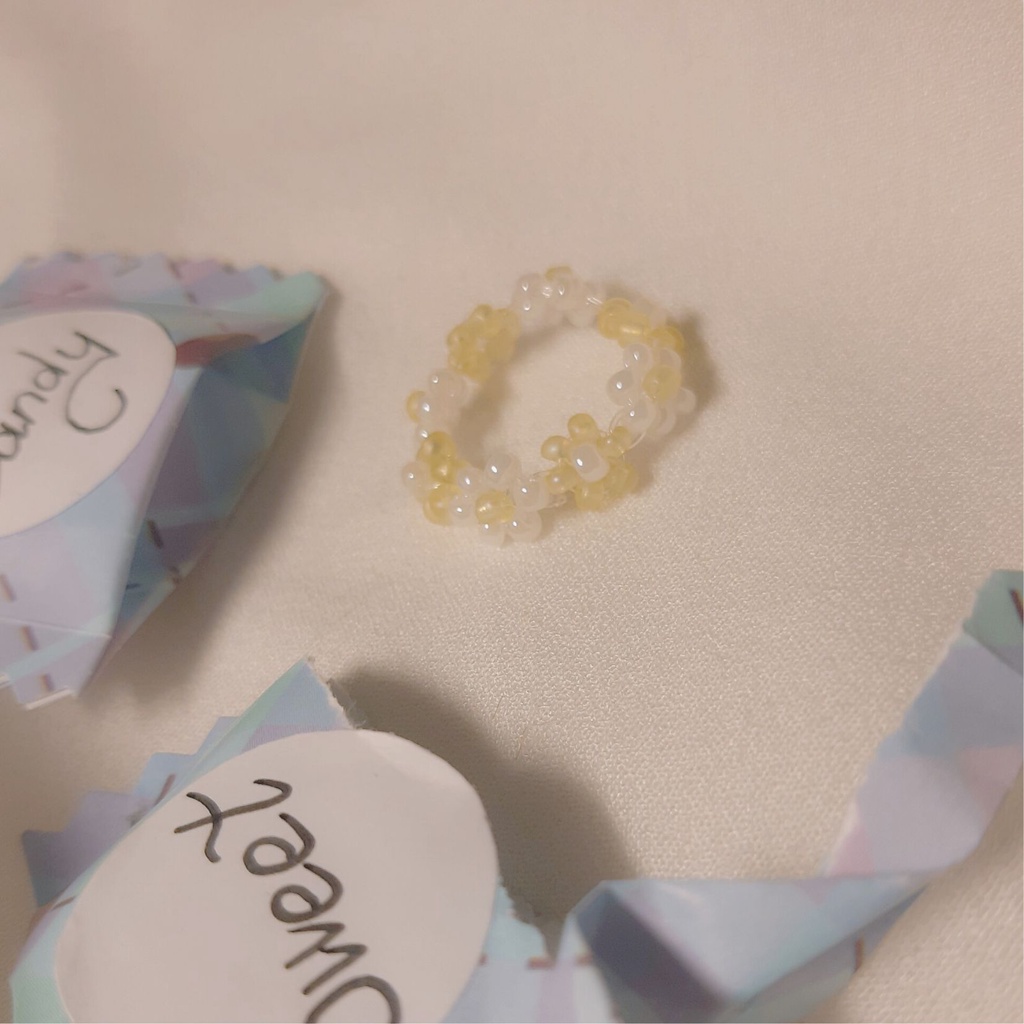 Nhẫn hoa hạt cườm màu kẹo ngọt pastel
