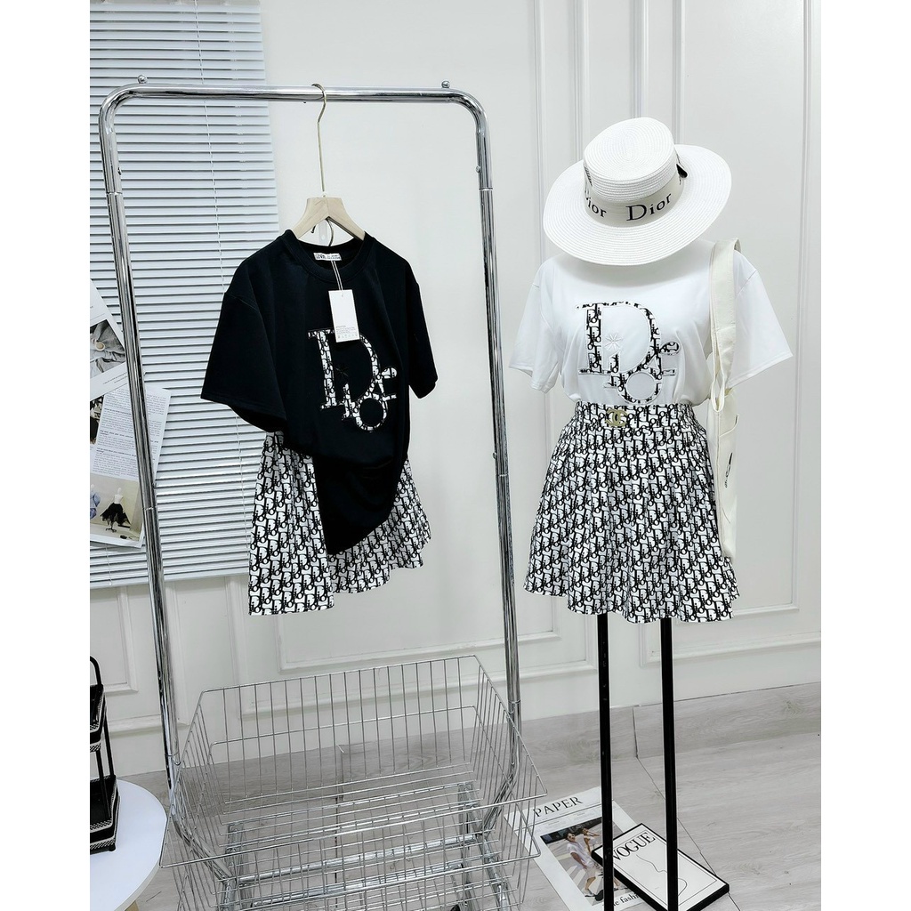 Set Bộ Đồ Nữ Áo Phông Xốp Dập Nổi Dior Mix Chân Váy Dior Xếp Ly Cạp Cao Bo Dệt