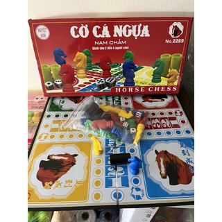 Đồ chơi Cờ cá ngựa nam châm chắc chắn, bàn cờ nhựa có thể gấp gọn sau chơi