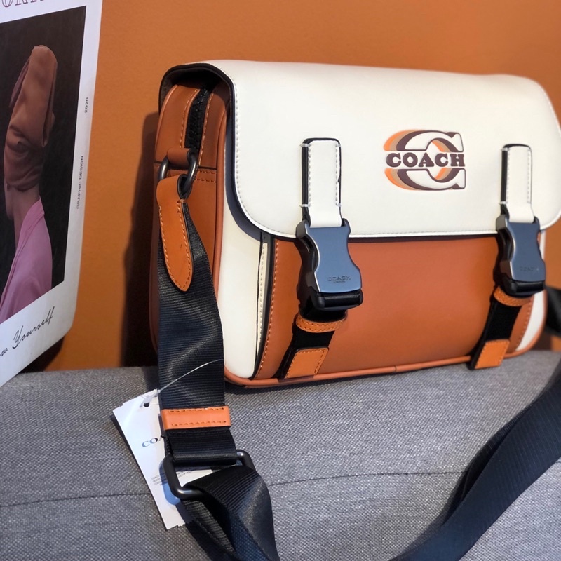 Túi đeo chéo nam Coach Track Crossbody màu mới cực sang