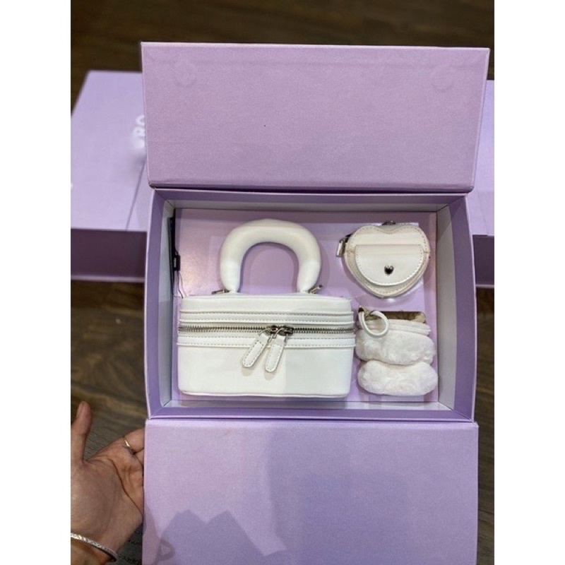Set ba món chuẩn seal kèm charm xịn xò