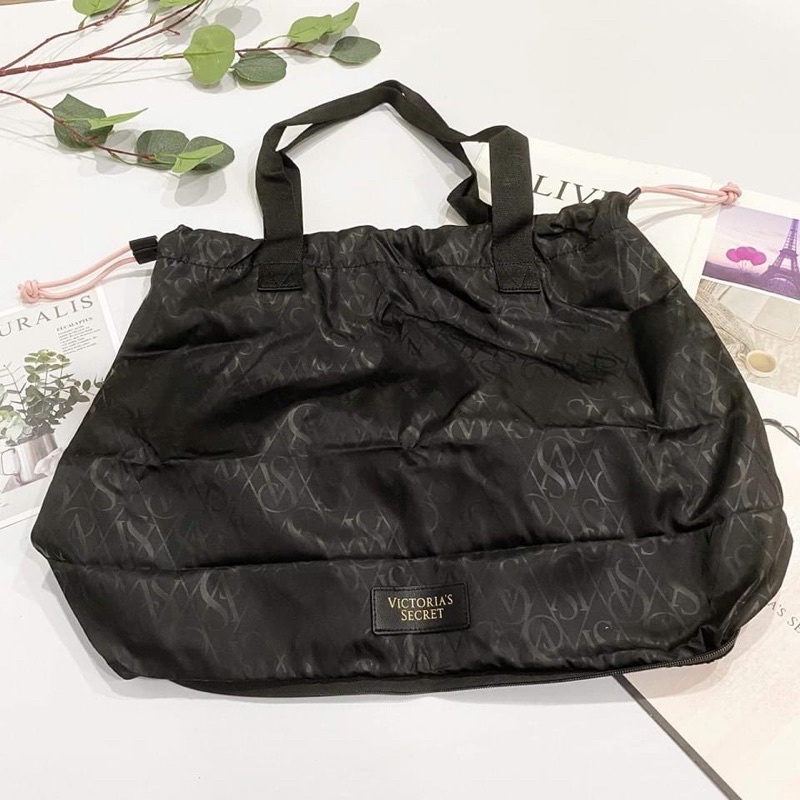 Túi PINK và VIC auth chính hãng