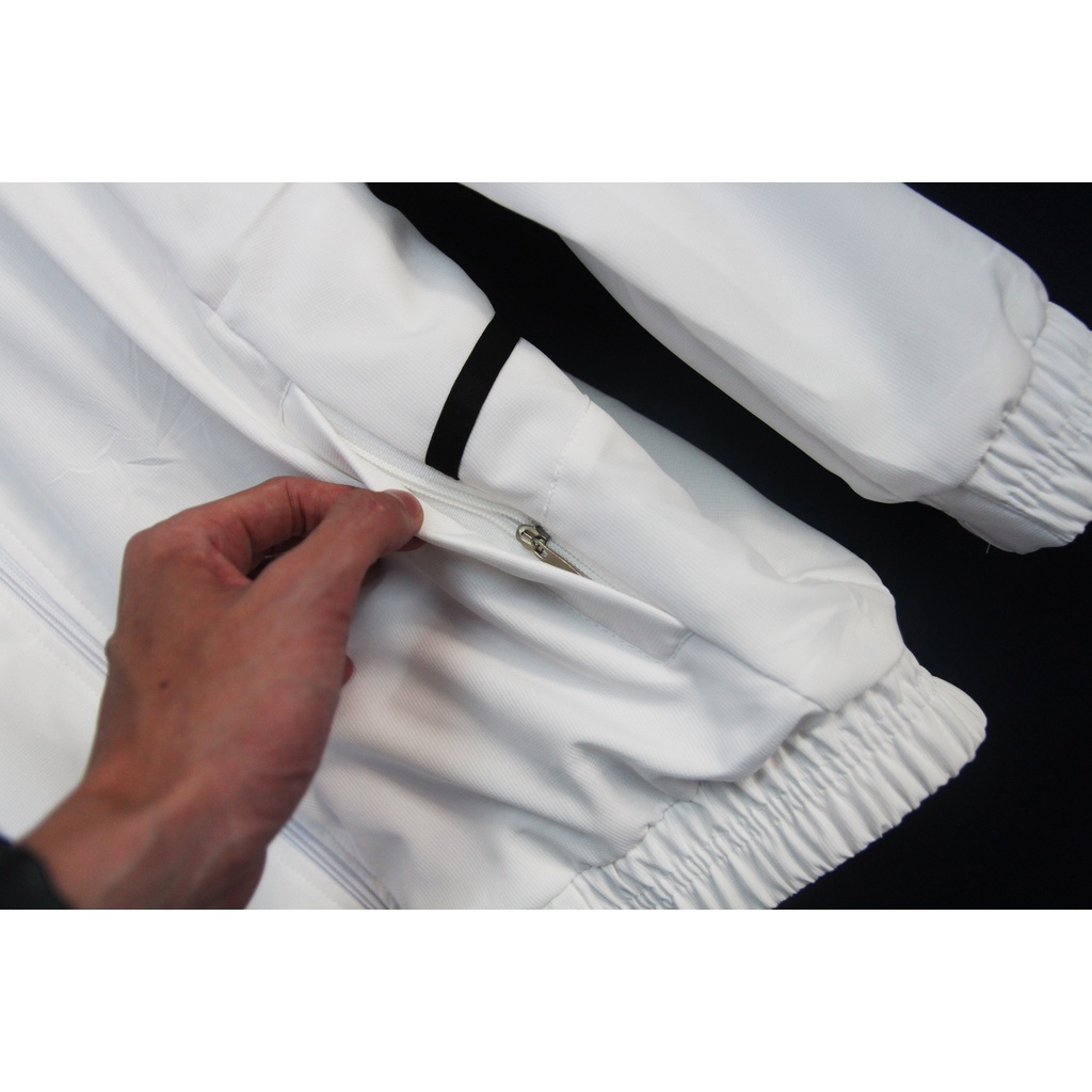 Áo Khoác Real Madrid Trắng - Đen Mẫu mới nhất 2023/2024