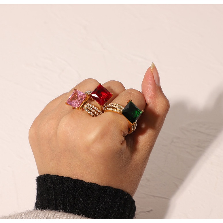 Nhẫn Nữ Đá Nhân Tạo Hình Vuông Nhiều Màu Titan Ko Đen TT4611