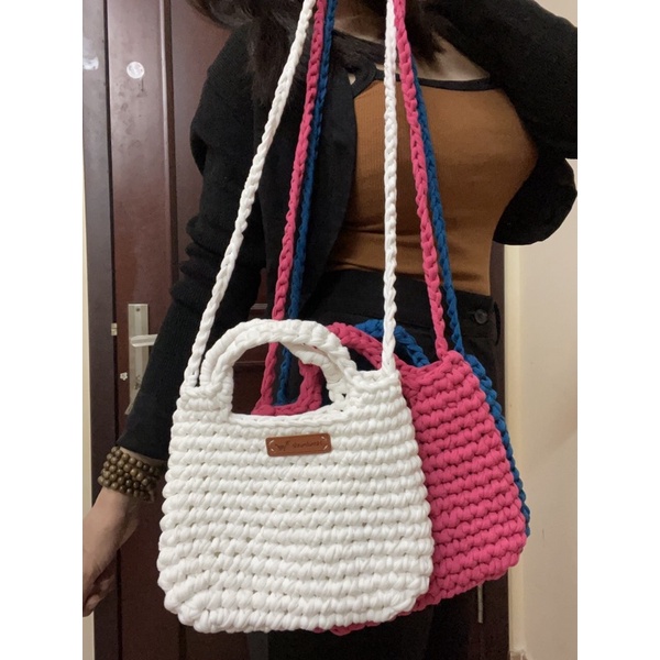 Hot trend túi len móc tay