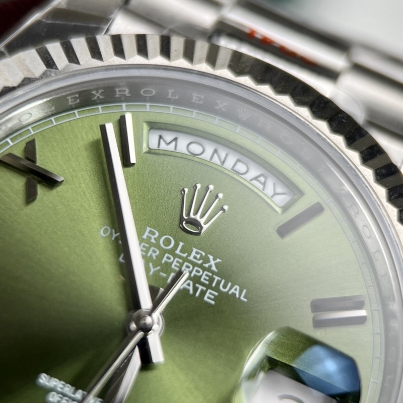 Đồng hồ nam Daydate mặt xanh lá size 41mm máy cơ Thuỵ Sỹ 3255