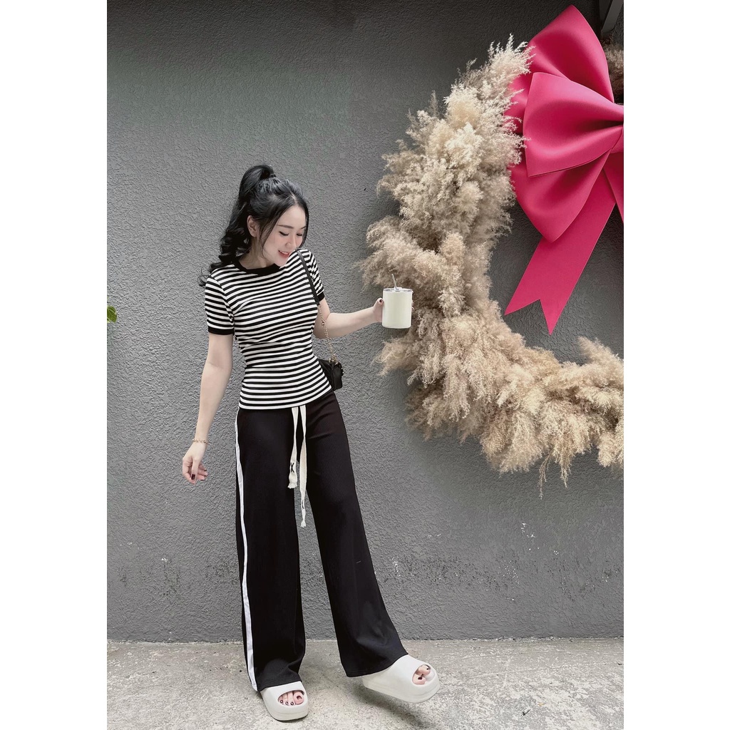 [4.4 Sales Freeship] Set áo thun cổ tròn tay ngắn kẻ sọc ngang phối quần đen dài ống rộng phối viền trắng cá tính