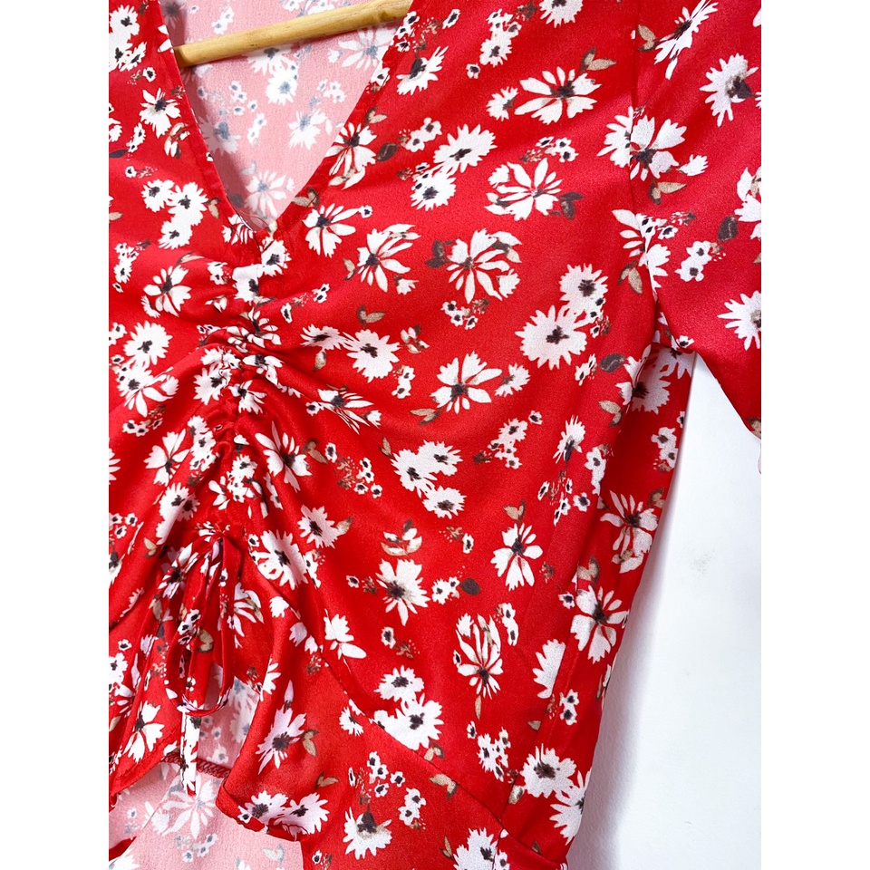 Áo croptop đỏ hoa nhí thắt nơ eo tqxk
