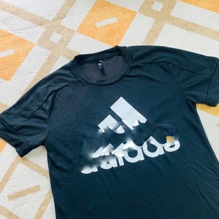 Áo phông cổ tròn