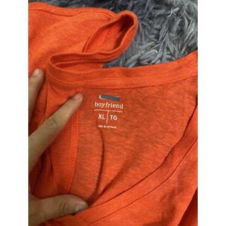áo dáng rộng có lỗi