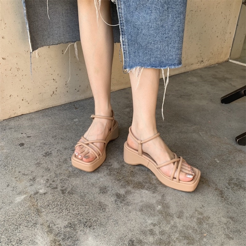 Giày sandal dây đế xuồng 2023