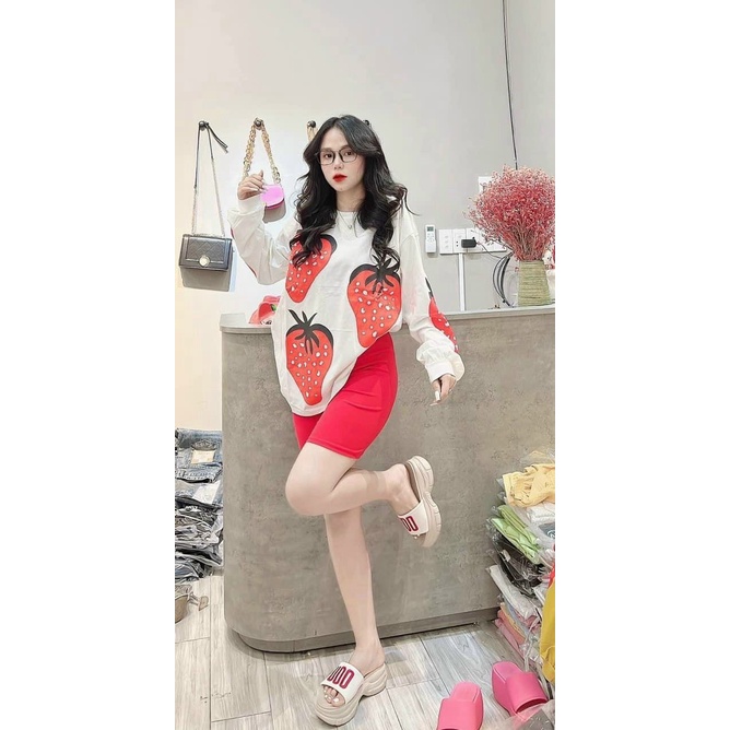Set Bộ Lửng Áo Form Rộng Tay Dài Họa Tiết In Hình Dâu Kèm Quần Lửng , Chất Vải Thun Co Dãn Mặc Thỏa Mái
