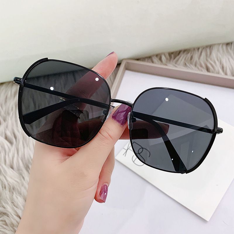 Kính mát du lịch gọng kim loại dành cho nữ thời trang Hàn Quốc k68