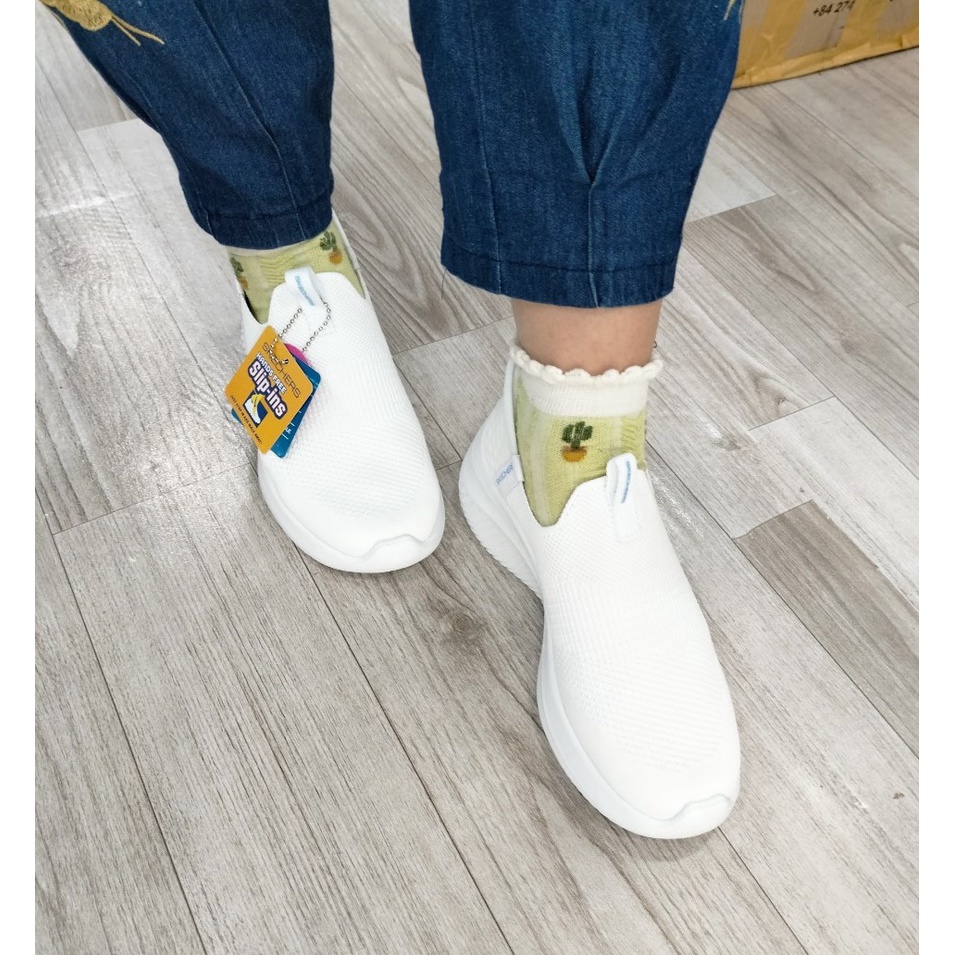 GIÀY THỂ THAO SKECHERS UNTRA HANDS FREE SLIP INS CHO NỮ MÀU TRẮNG
