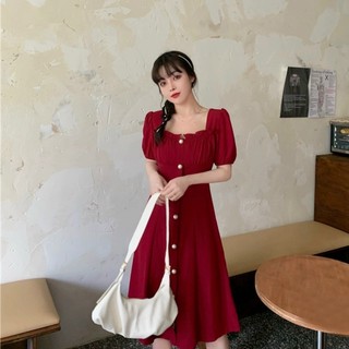 Đầm midi cổ vuông nút ngọc tay bồng màu đỏ