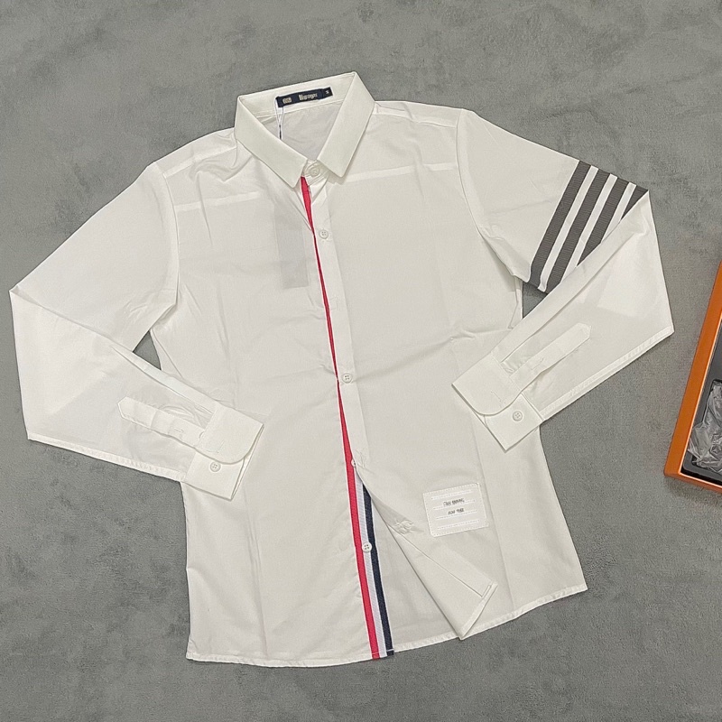 Sơ mi lụa thom vệt đỏ viền cúc (ảnh thật)