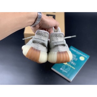 Giày thể thao/ Sneaker Y700 Stt (Full box)