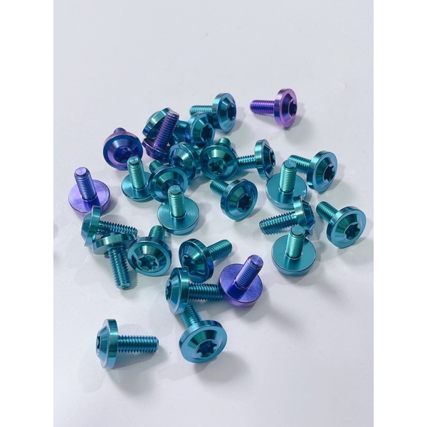 Ốc titan gr5 đầu dù size 4li 5li 6li áo Yamaha Honda đồng giá