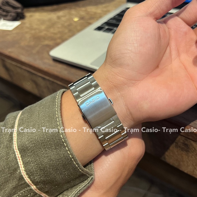 Đồng hồ nam Casio AMW-870D-1A - Kích thước vỏ : 51,5×44×12,2mm